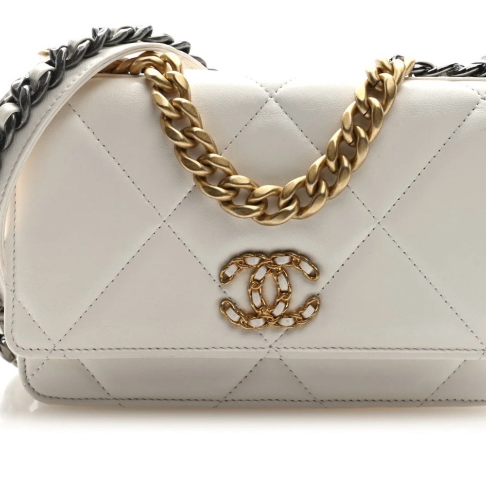Chanel 19 WOC ivory quilted leather Wallet on Chain mixed metal CC Crossbody